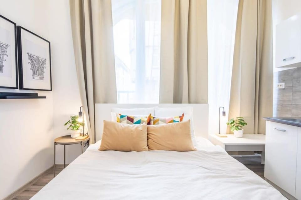 Extra Central Mini Studio - Lively Neighborhood Apartment in Budapest