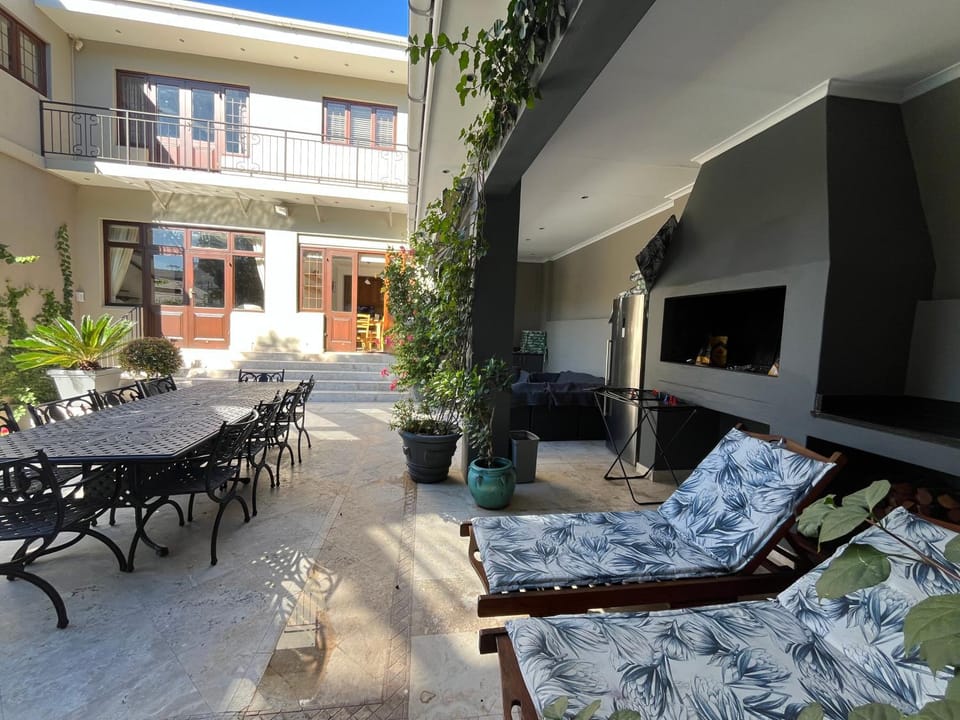 Patio, Seating area, Dining area, fireplace, sunbed