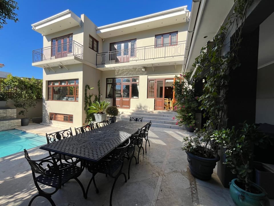 Patio, Balcony/Terrace, Seating area, Dining area, Swimming pool