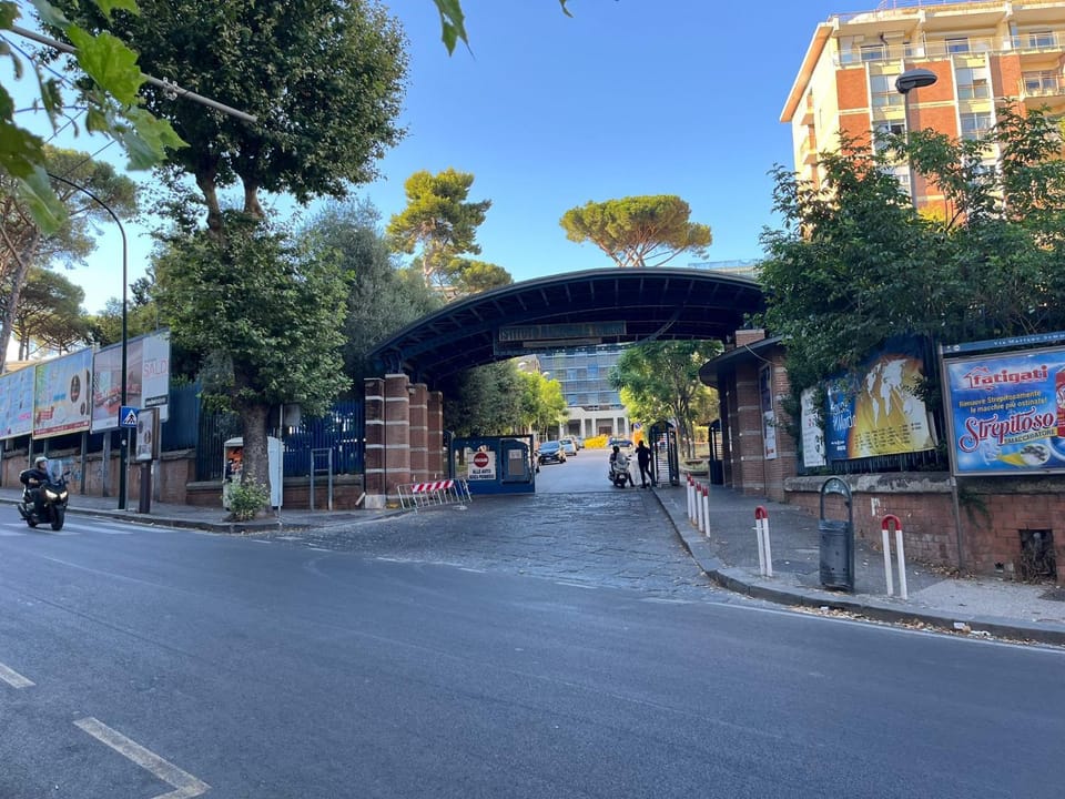 Neighbourhood, Street view