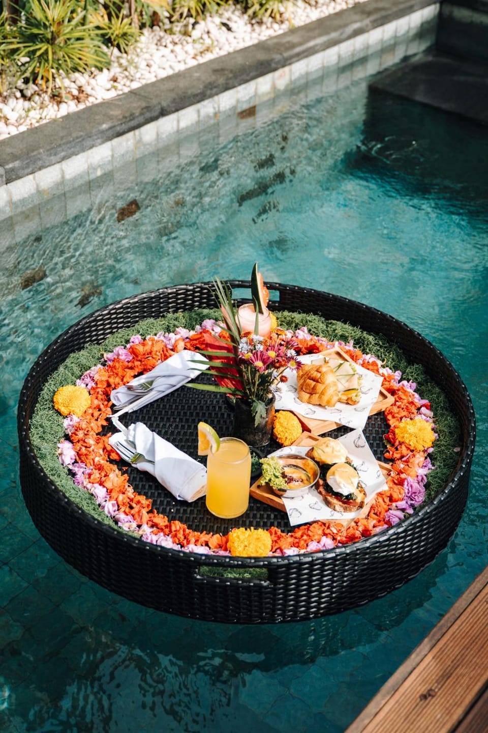 Food and drinks, Swimming pool