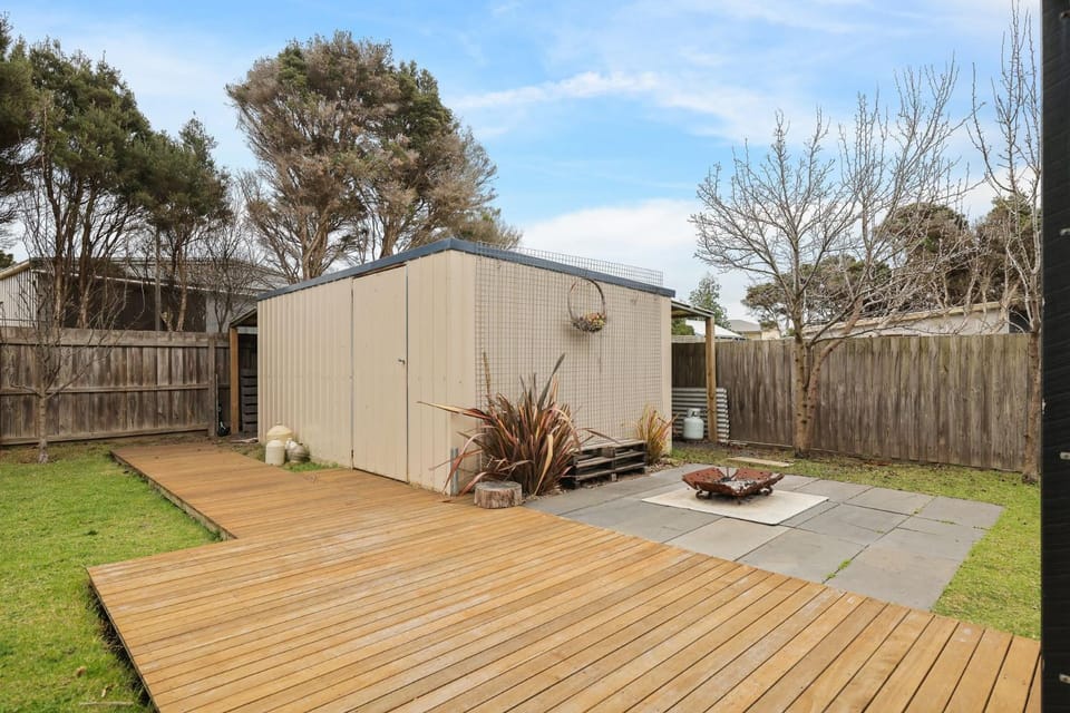 Island Surf & Sun House in Victoria