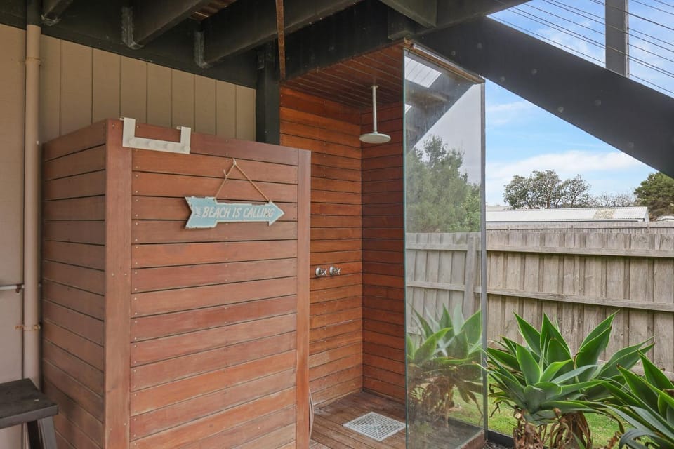 Island Surf & Sun House in Victoria
