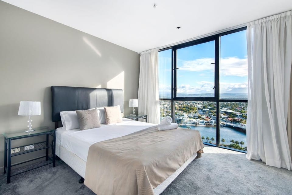 2 Bedroom Apartment Close To The Beach Apartment in Surfers Paradise
