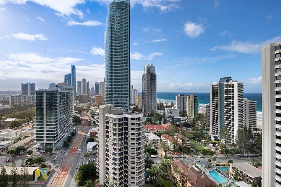 2 Bedroom Apartment Close To The Beach Apartment in Surfers Paradise