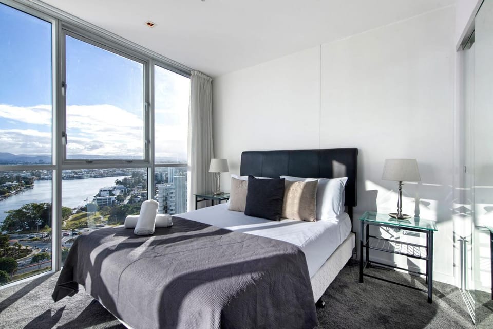 2 Bedroom Apartment Close To The Beach Apartment in Surfers Paradise