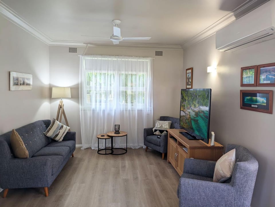 Jack's Beach Shack by Experience Jervis Bay House in Huskisson