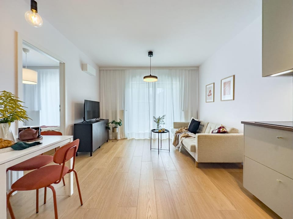 TV and multimedia, Kitchen or kitchenette, Living room, Seating area, Dining area, Evening entertainment