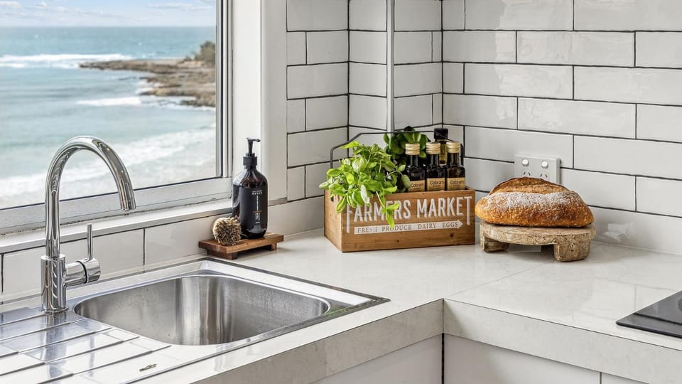Kitchen or kitchenette, Sea view