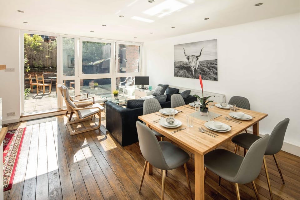 Communal lounge/ TV room, Garden, Living room, Seating area, Dining area, Internal: Not applicable to any particular room