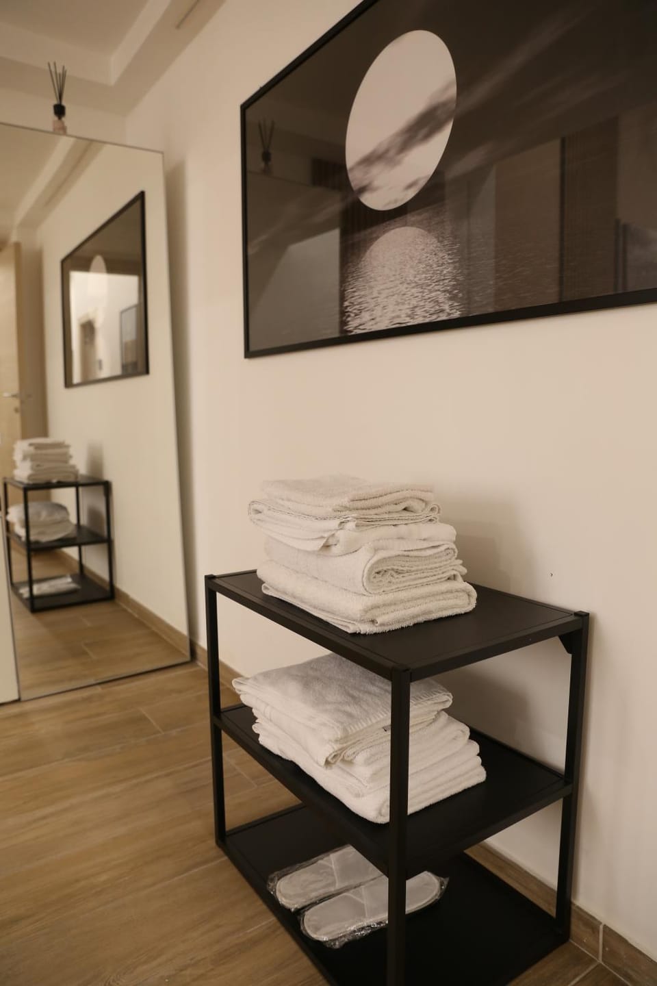 Bedroom, towels