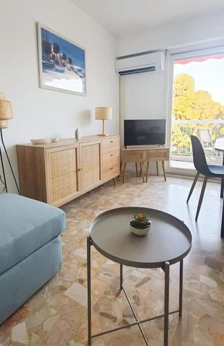 Le Coquet T2 à 50 m de la mer Apartment in Saint-Raphael