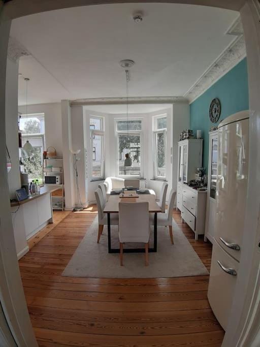 Kitchen or kitchenette, Kitchen or kitchenette, Seating area, Dining area