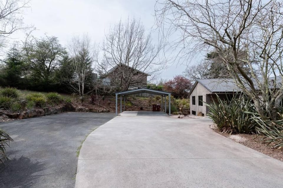 Perfect for groups and large families - Sleeps 12 House in Tasmania