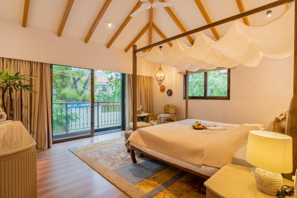 Bed, Photo of the whole room, Bedroom, fireplace