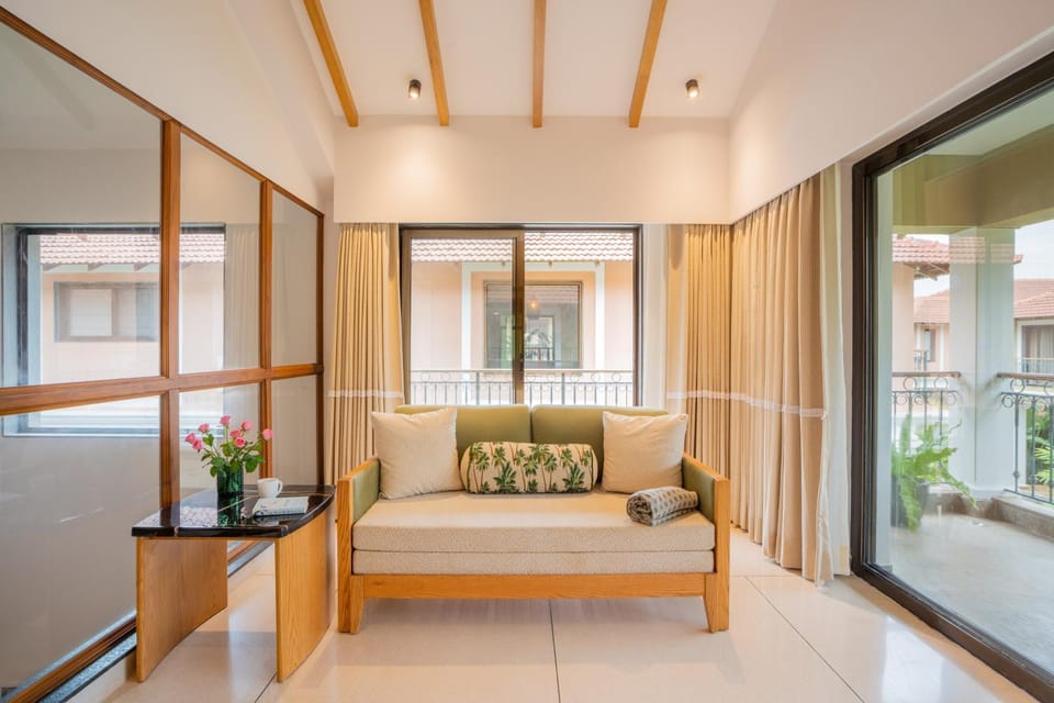 Bed, View (from property/room), Balcony/Terrace, Living room, Photo of the whole room, Seating area, Bedroom