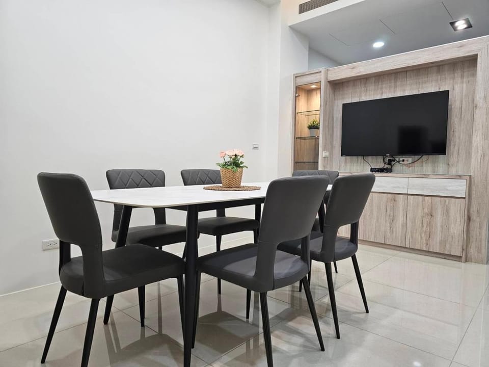 TV and multimedia, Dining area