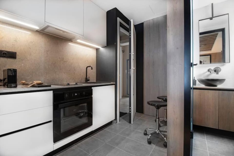 Bathroom, Kitchen or kitchenette
