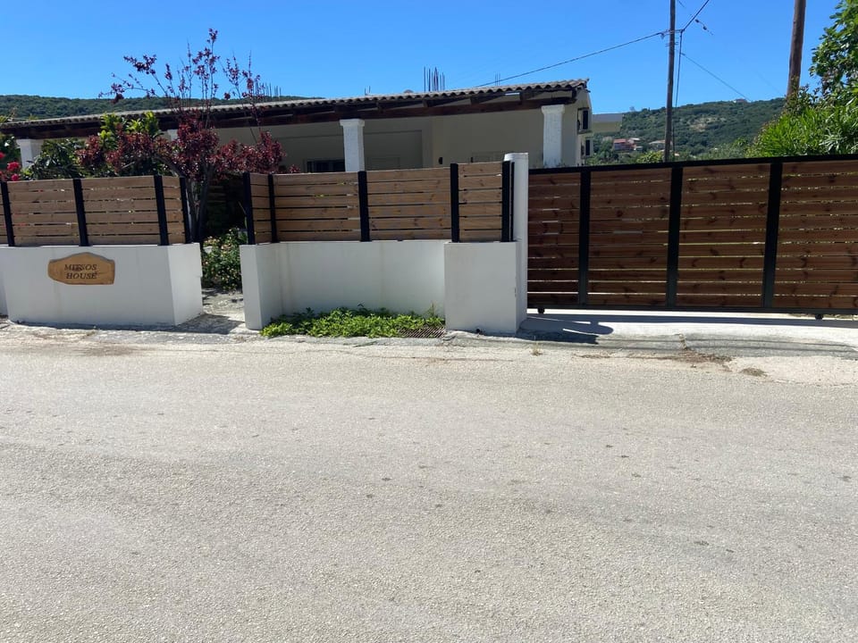 Mitsos House House in Moraitika