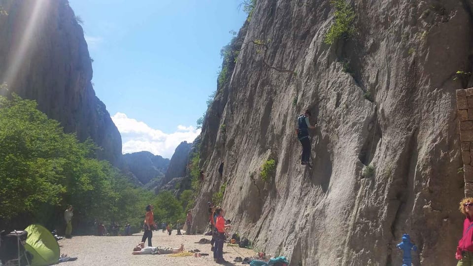 Nearby landmark, Summer, Hiking