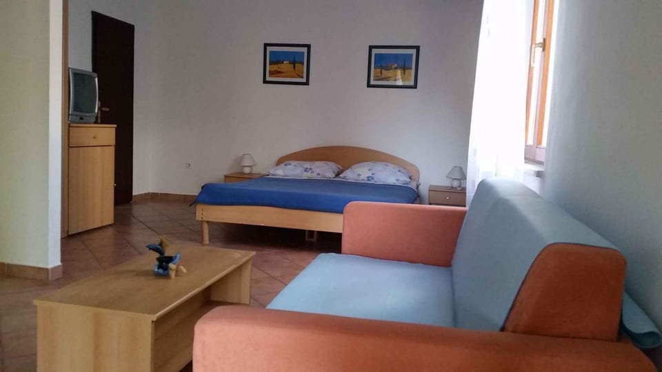 TV and multimedia, Seating area