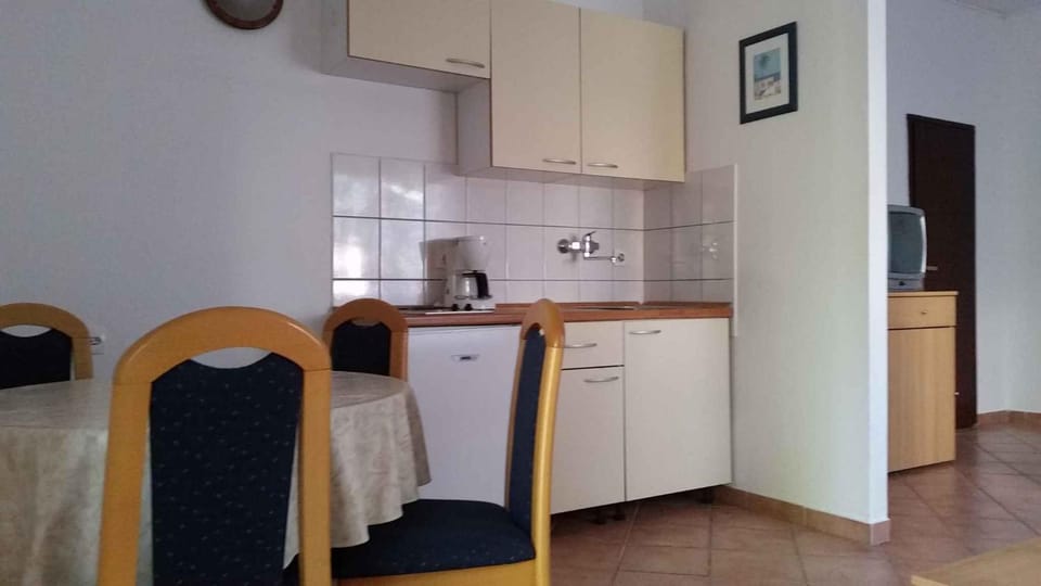 Coffee/tea facilities, Dining area