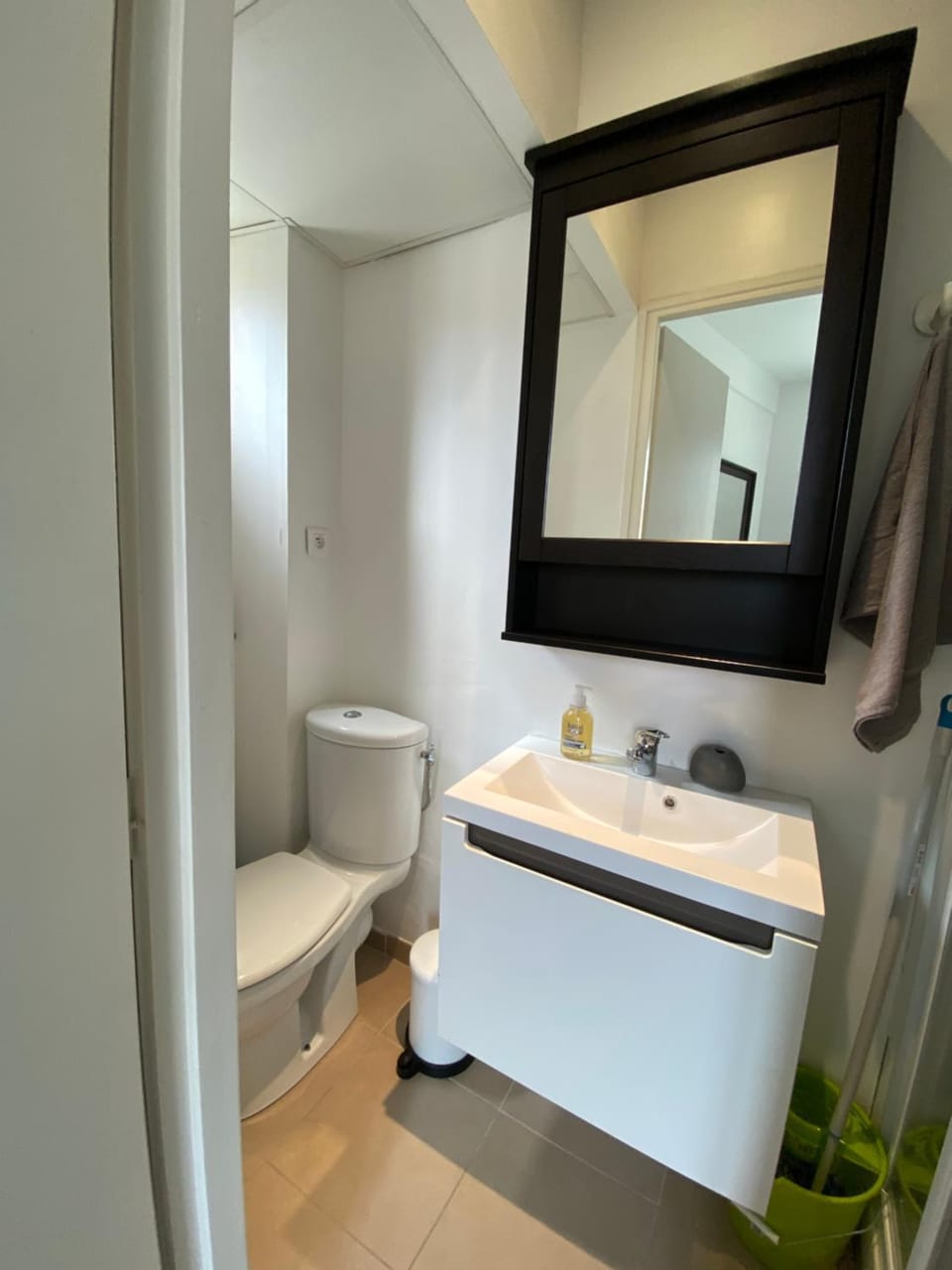 Toilet, Bathroom, Bedroom, towels