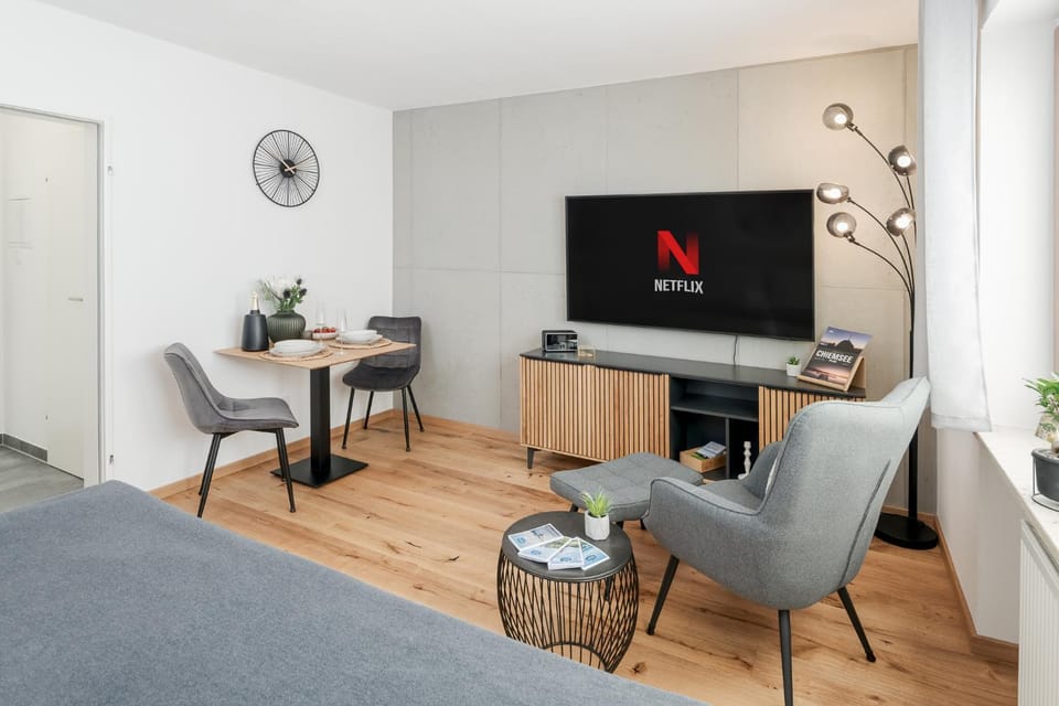 TV and multimedia, Living room, Photo of the whole room, Seating area