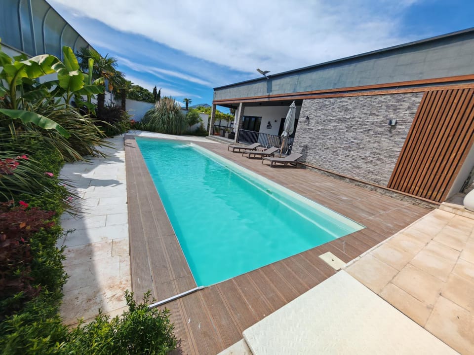 Garden, Pool view, Swimming pool, sunbed