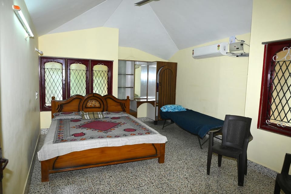 Bedroom, air conditioner