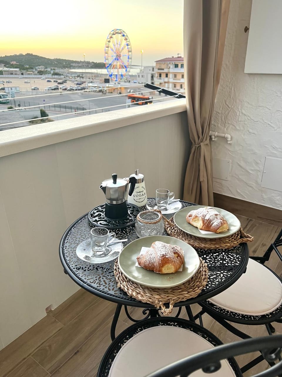 Coffee/tea facilities, View (from property/room), Balcony/Terrace, Dining area