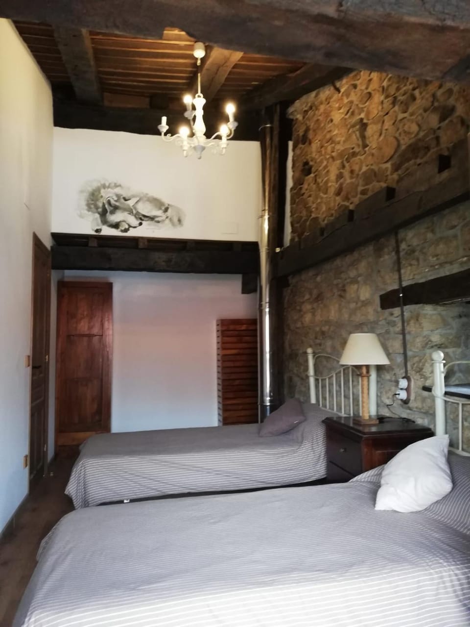 Photo of the whole room, Bedroom