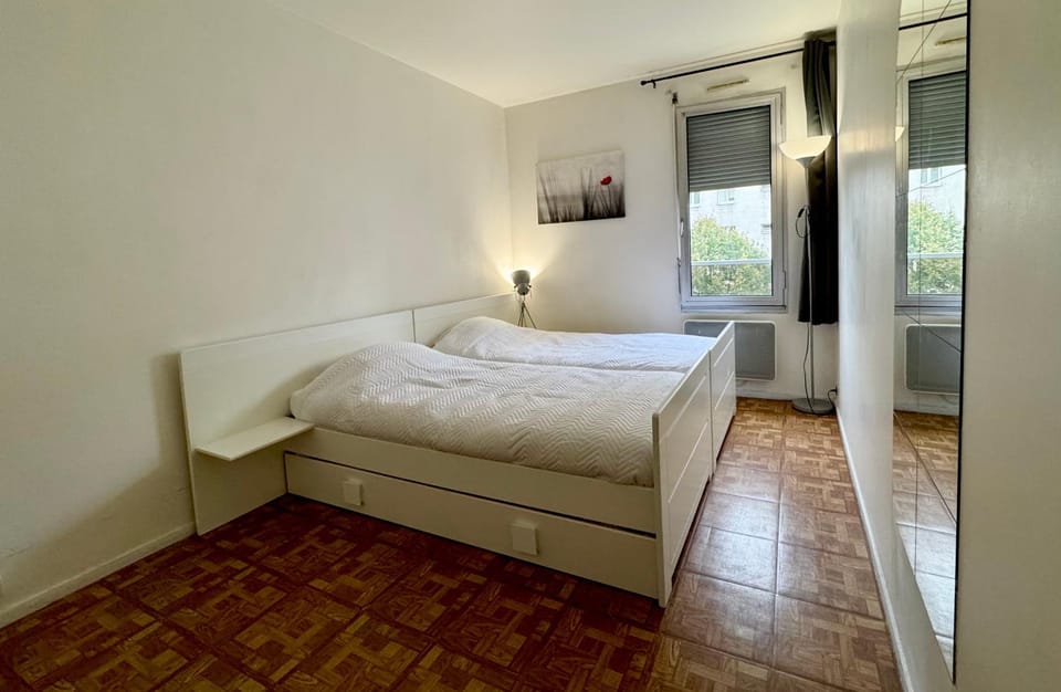 Bed, Photo of the whole room, Bedroom, wardrobe