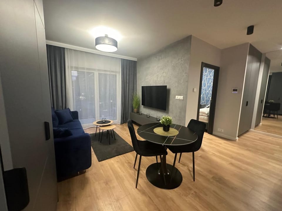 Communal lounge/ TV room, Living room, Seating area, Dining area