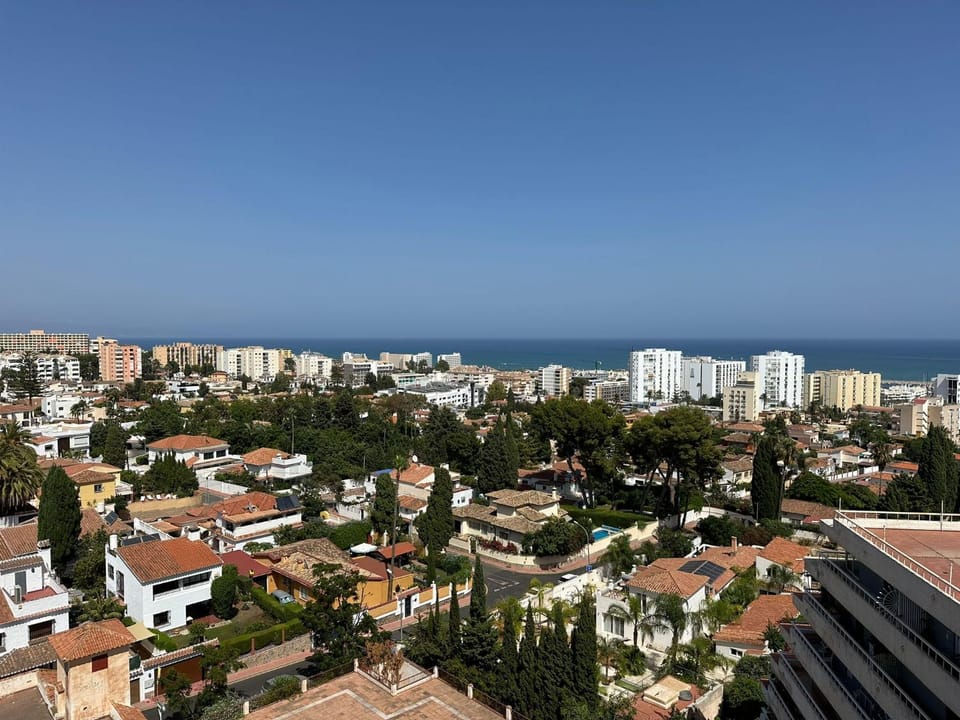 City view, Sea view
