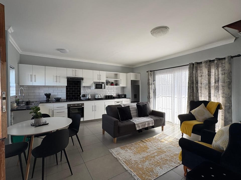 Ash Villers Apartment in Port Elizabeth