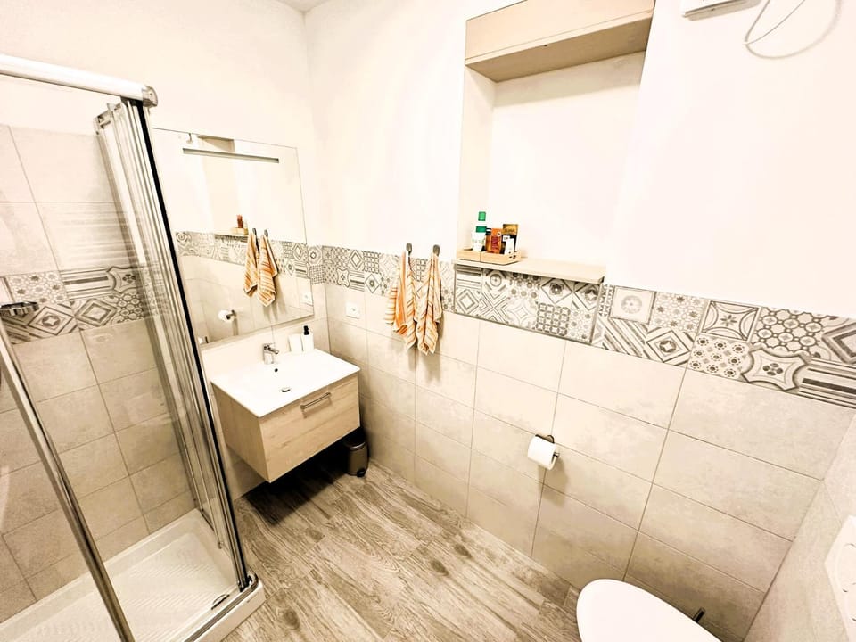 Shower, Bathroom
