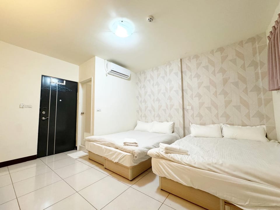 Bed, Photo of the whole room, Bedroom, towels, air conditioner