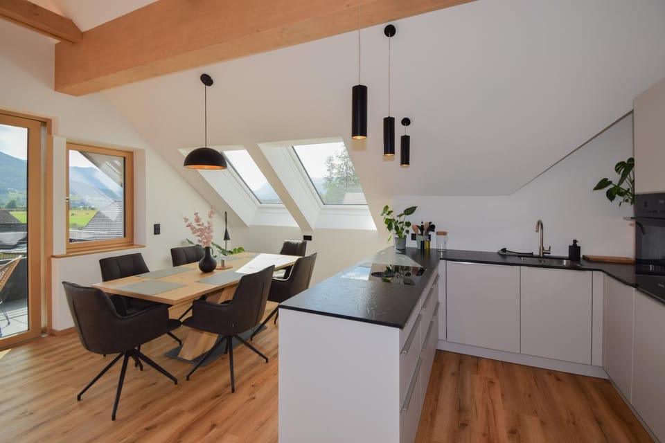 Kitchen or kitchenette, Dining area, stove