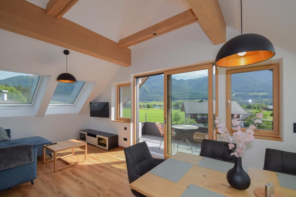 Communal lounge/ TV room, Natural landscape, Seating area