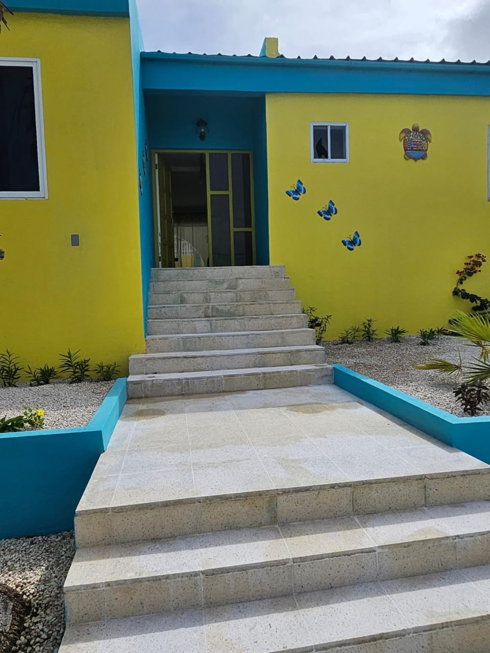 Facade/entrance