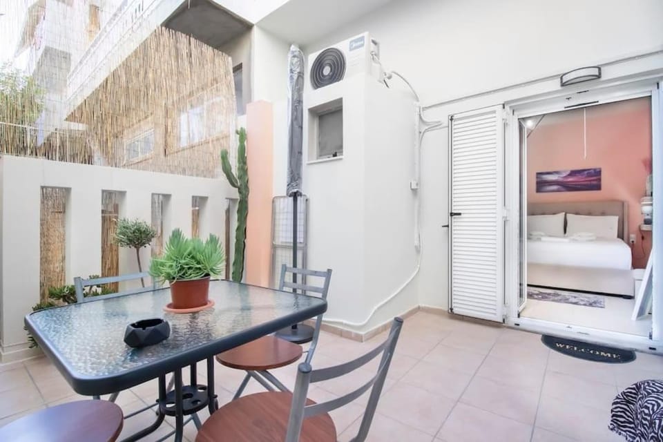 Bed, Balcony/Terrace, Seating area, Bedroom