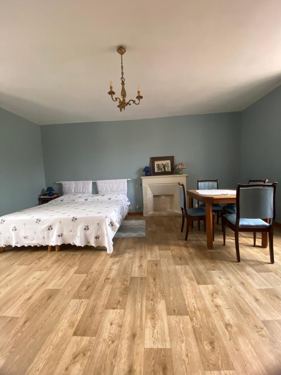 Bed, Night, Photo of the whole room, Bedroom