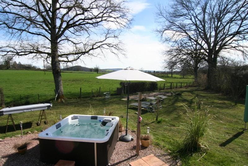 Hot Tub, Garden view