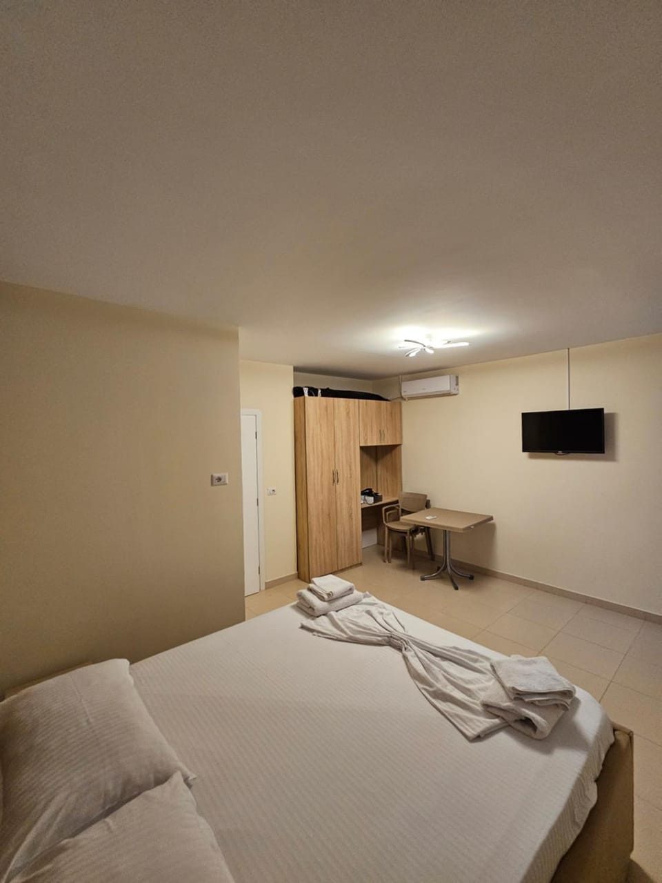 Bed, Photo of the whole room, Bedroom, towels, wardrobe