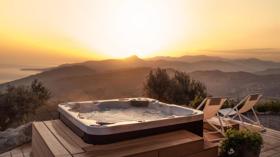 Villa Andrea - Romantic Private Retreat Villa in Sicily