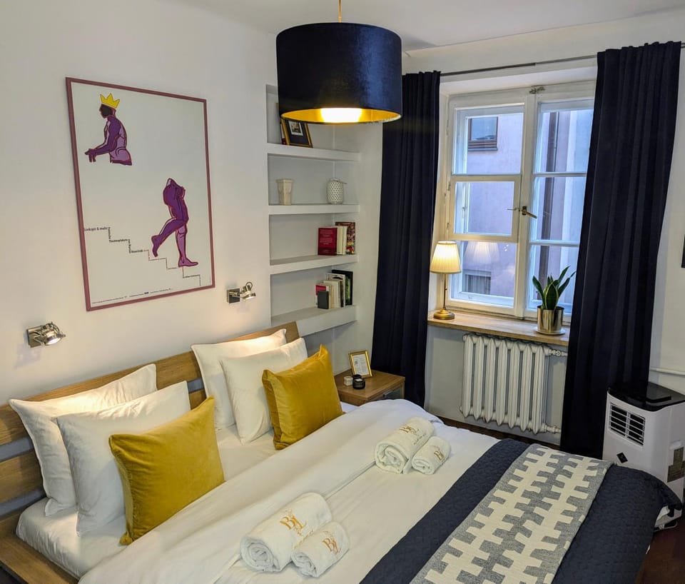 Bella Luna Luxury Suites - Spacious 1BR in Old Town Apartment in Warsaw