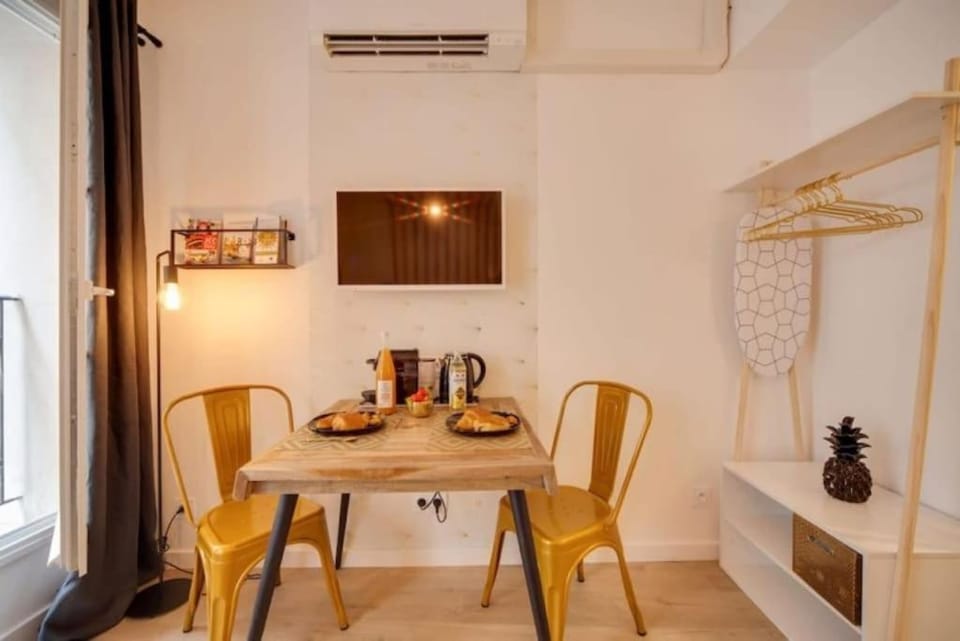 TV and multimedia, Dining area, air conditioner