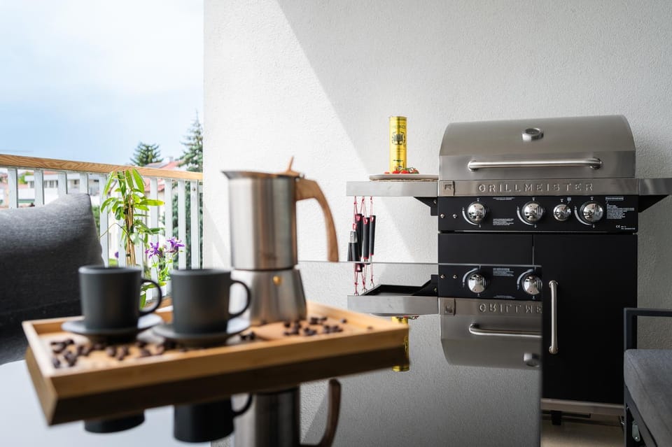 BBQ facilities, Coffee/tea facilities, Balcony/Terrace, Seating area