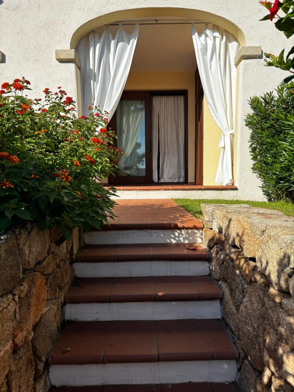 Property building, Day, Garden, Garden view